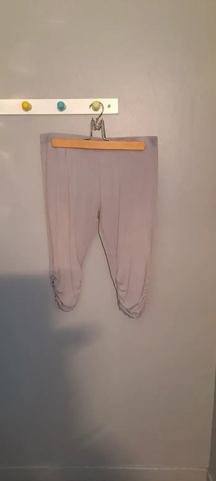 Corsaire femme gris - Marque No Excuse - Taille 42 - Bon état. - photo numéro 2