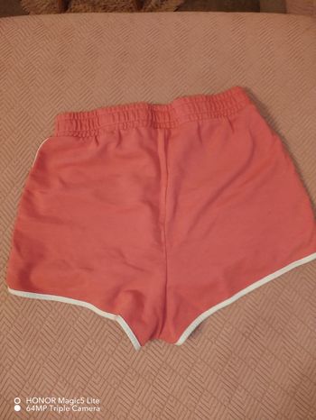 Short fille