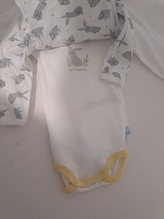 Lot 3 body petit bateau 6mois neufs - photo numéro 4