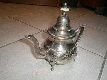 Théière orientale en inox Neuve