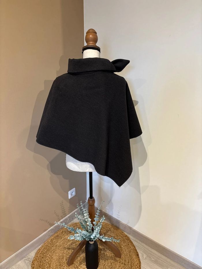 Cape dessus le manteau - photo numéro 3