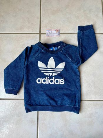 Sweat Adidas 18 mois