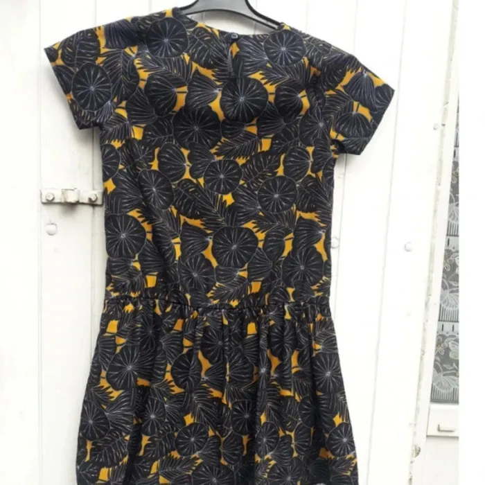 Robe fille avec motifs feuilles bleu et moutarde taille 10 ans - By Gémo Kibs / ROBE d"été - photo numéro 2