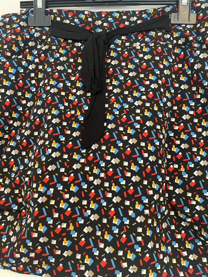 Jupe courte noire à motifs - photo numéro 2