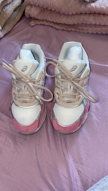 Asic gel rose