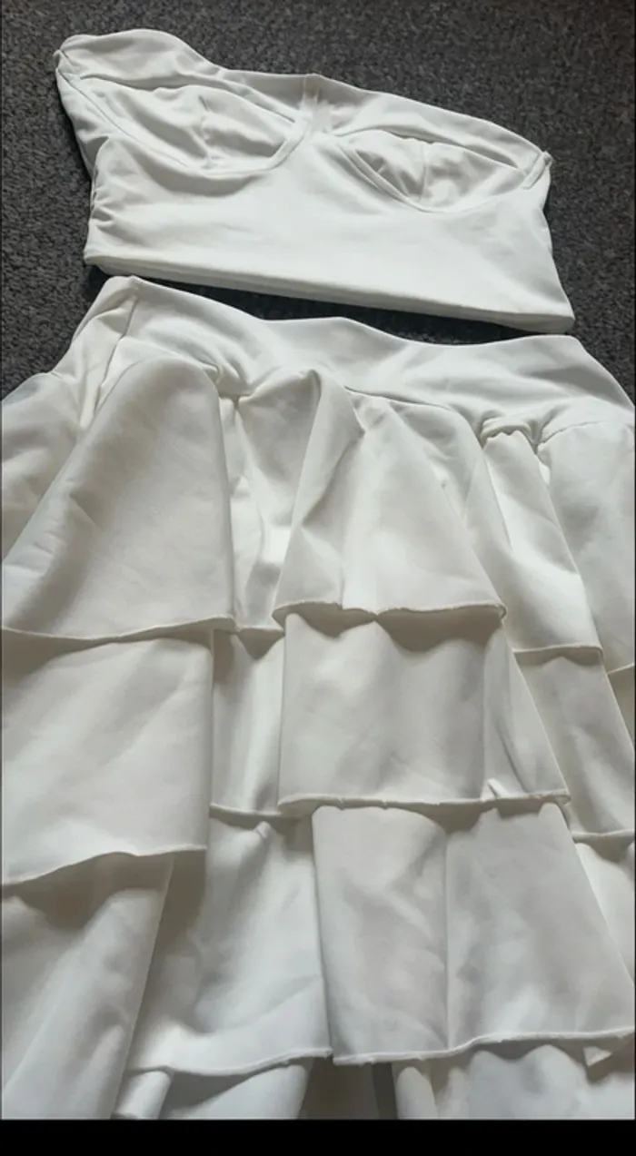 Ensemble blanc bustier & jupe à volants  – style Old Money, Pinterest & luxe minimaliste 🌟 - photo numéro 4