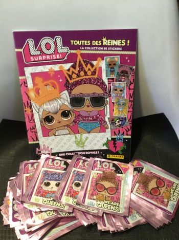 Panini LoL surprise toutes des reines lot 1 album + 50 paquets pochettes d’images stickers