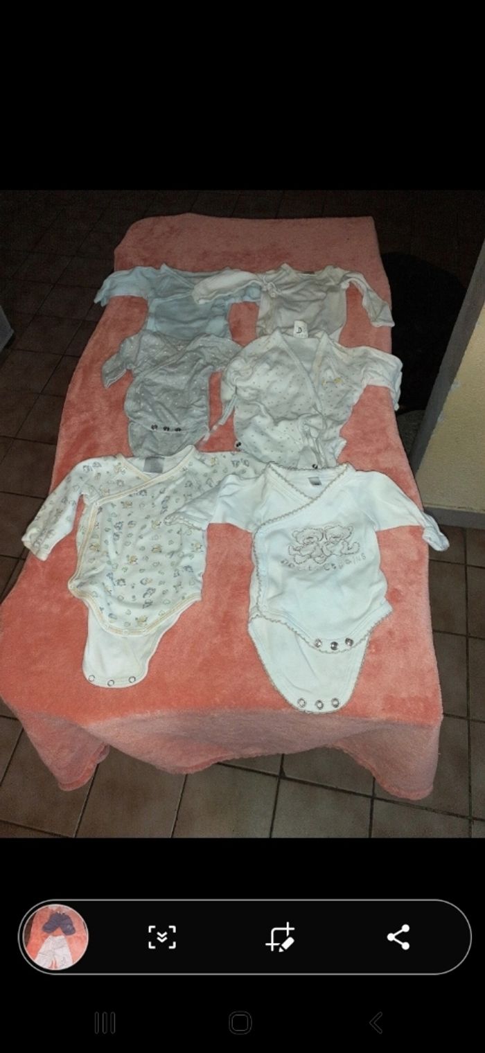 Lot de vêtements 0 mois - photo numéro 2