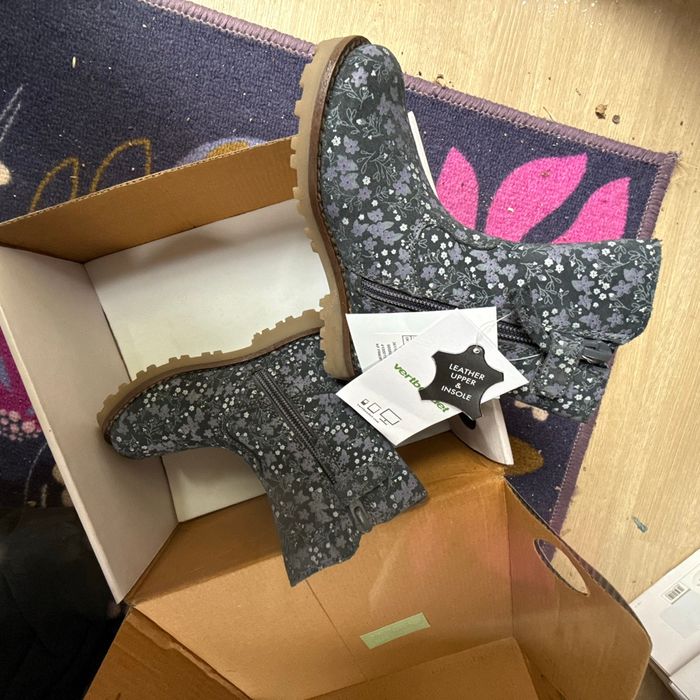 Jolie bottines vertbaudet neuves avec étiquette pointure 24 - photo numéro 4