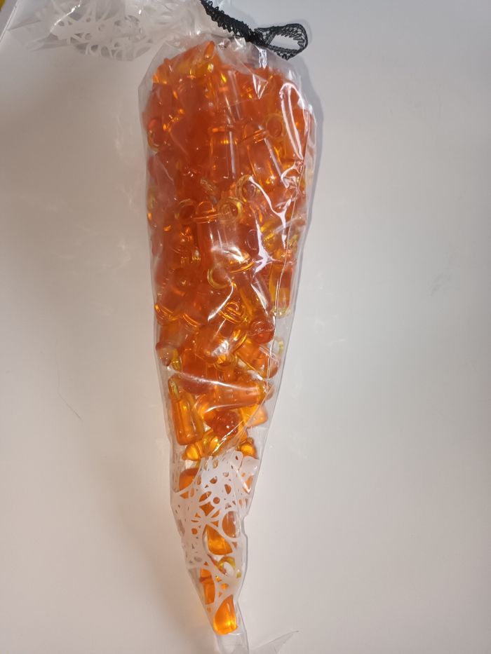 Biberon orange pour chaîne ou deco - photo numéro 2