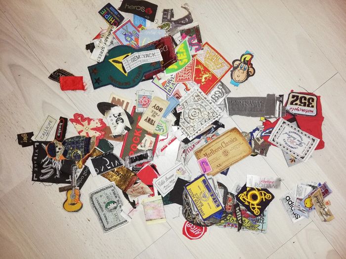 Rare ! Magnifique gros lot 114 étiquettes et ecussons anciens customisation