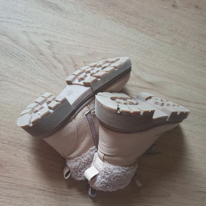 ⭐  Bottines fourrées beige
pointure 26 Kiabi #emyfleury_pointure26fille - photo numéro 6