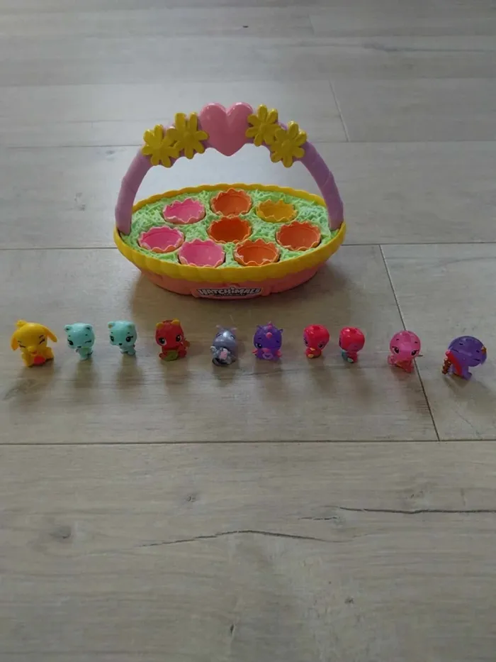 Panier nid avec 10 Hatchimals - photo numéro 2