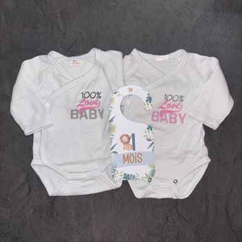 Body blanc 100% love baby / 1 mois / Bon état