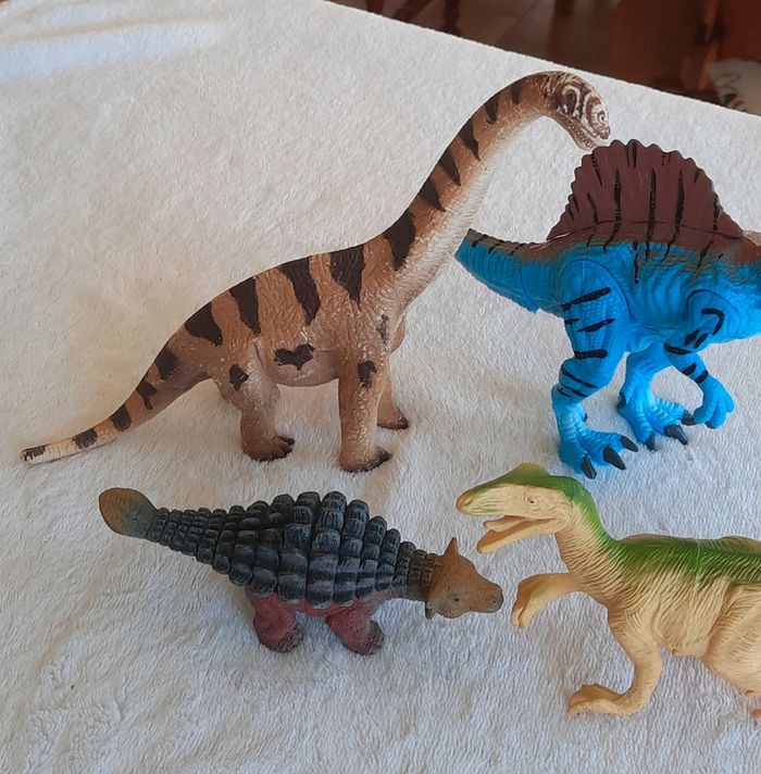 Lot de Dinosaures - photo numéro 2