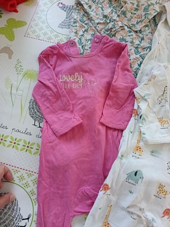 Lot de 4 pyjamas léger 9 mois - photo numéro 4