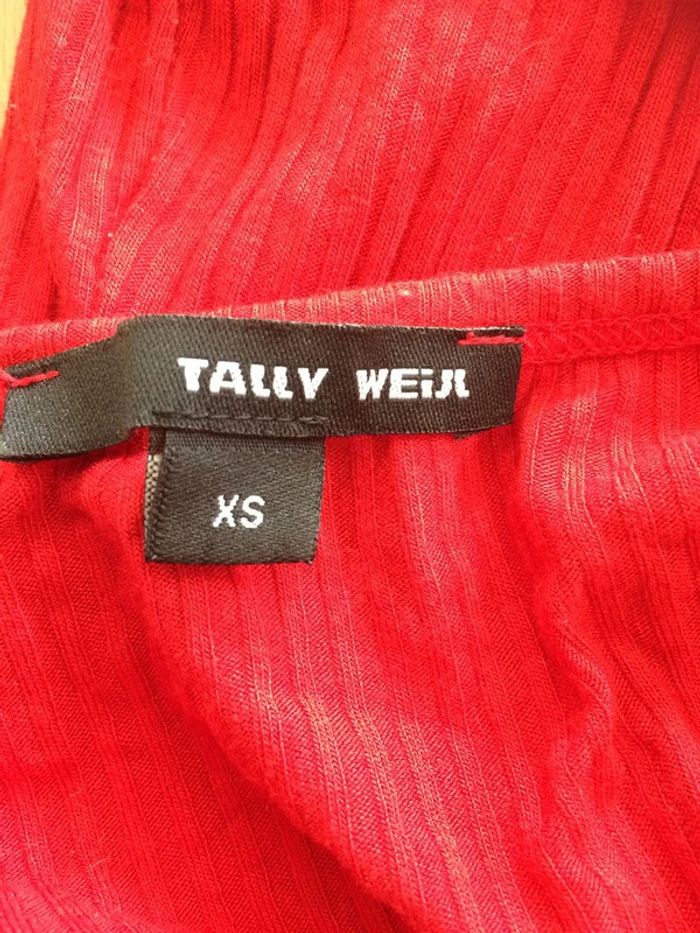 Haut rouge XS - photo numéro 3