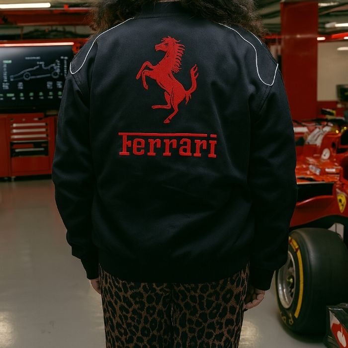 Veste Ferrari F1 XL – Édition Premium (NEUVE) Prix : 80€ Valeur boutique : 300€ - photo numéro 3