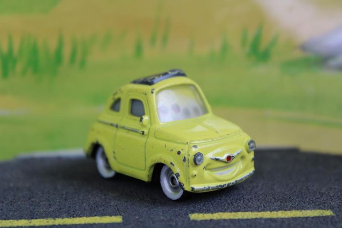 Disney Pixar cars Luigi - photo numéro 7