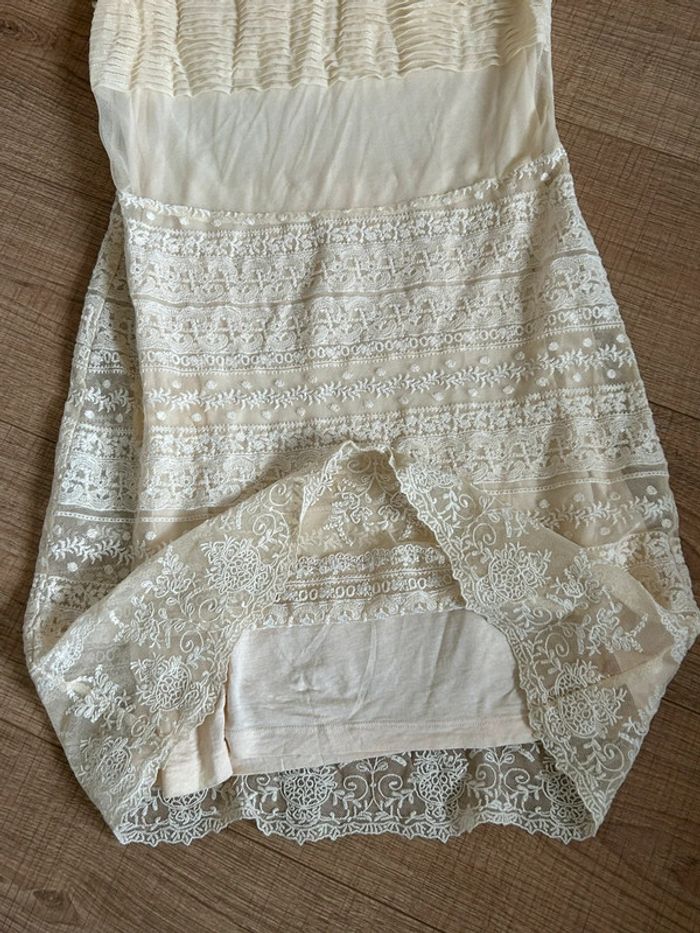 Robe jaune beige avec dentelle Massimo Dutti taille S jamais portée - photo numéro 15