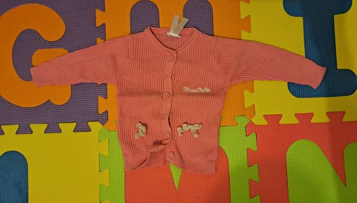 Gilet rose noeud, taille 6 mois (68 cm)