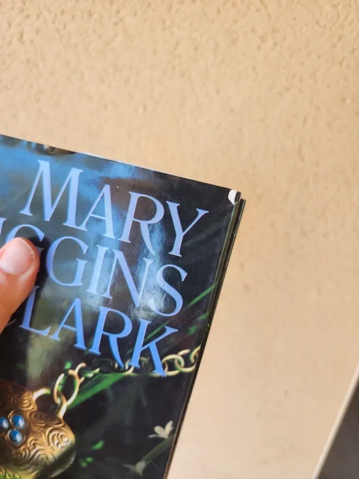 Livre broché "toi que j'aimais tant" de Mary Higgins Clark - photo numéro 7