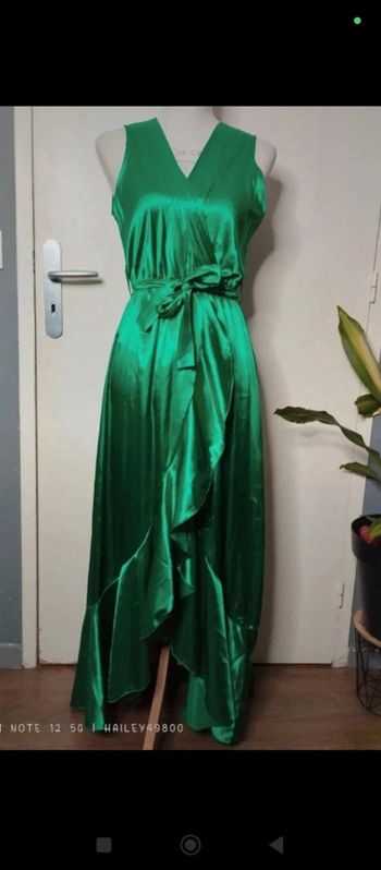 Magnifique robe satiné taille unique