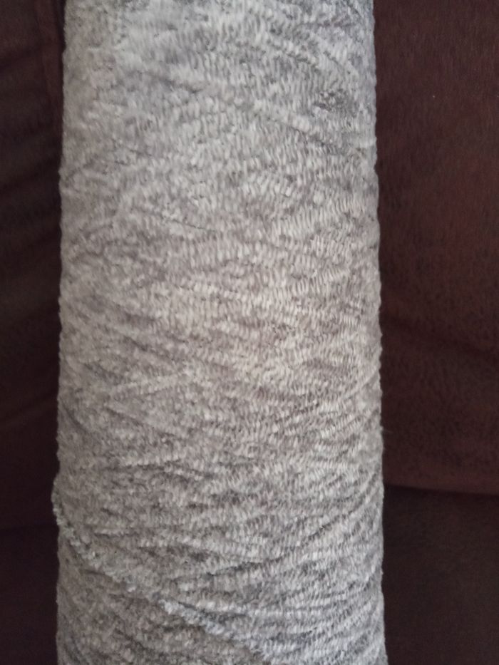 1 petite Bobine de Fil à Tricoter (Fil chenille) Tons gris (330g) - photo numéro 2
