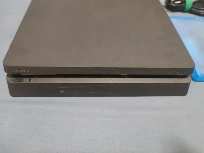 PS4 slim - photo numéro 4