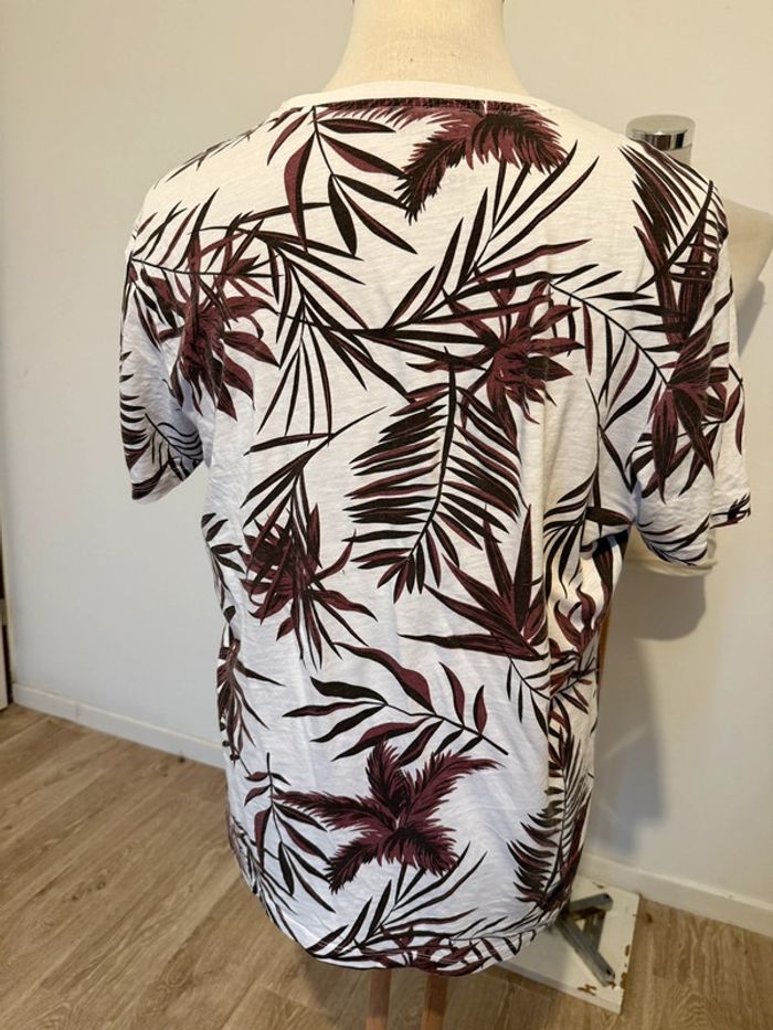 T-shirt homme avec feuilles