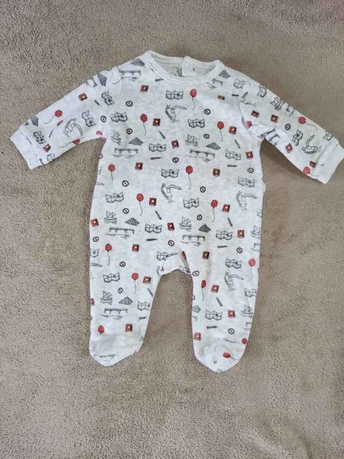 Pyjamas 1 mois - photo numéro 2