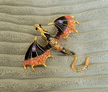 BROCHE DRAGON DORE ORANGE ET NOIR STRASS ! NEUF !