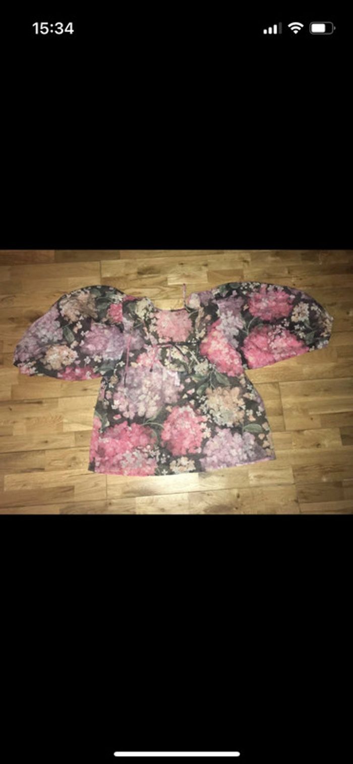 Belle blouse fleurie très bon état h&m M - photo numéro 2
