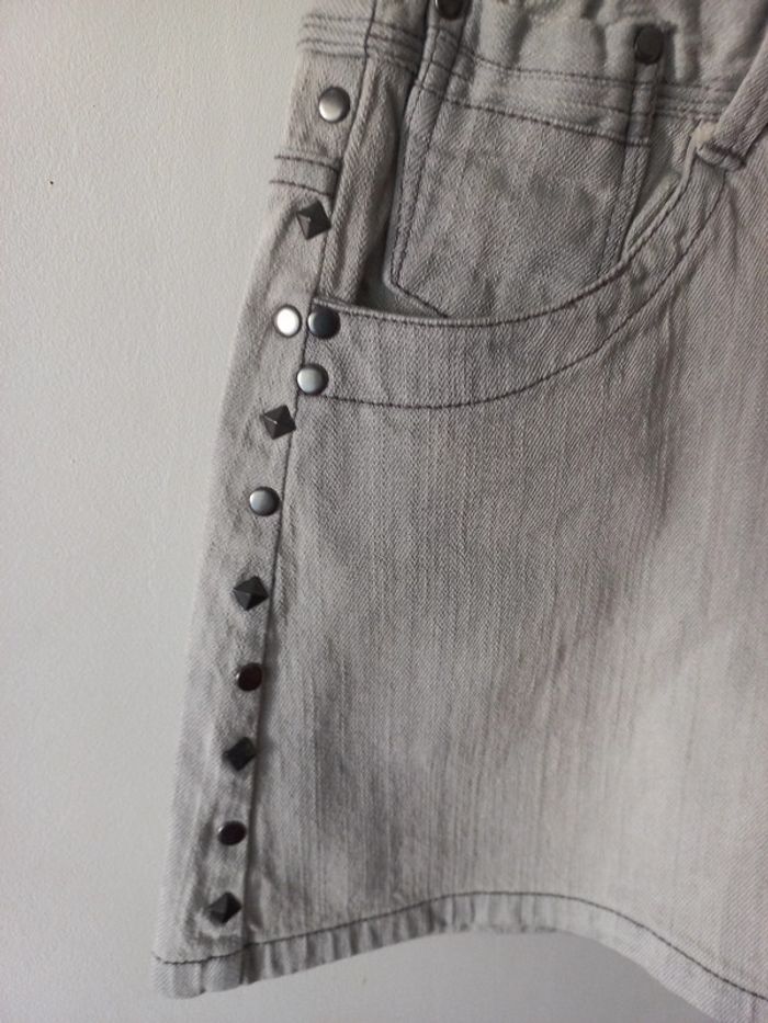 Jupe en jean grise - photo numéro 3