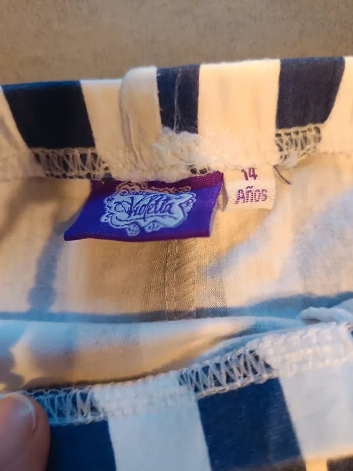 Vends pyjamas fin 2 pièces Disney Violetta taille 14 ans . - photo numéro 7