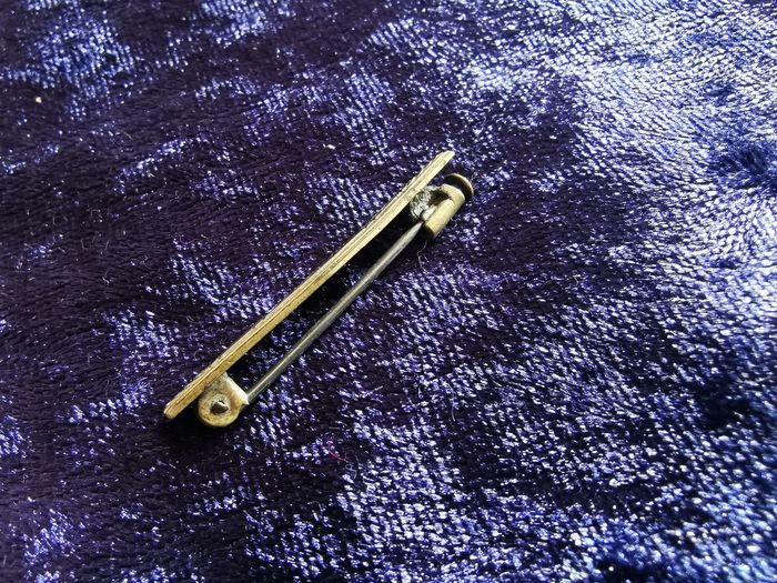 Broche baguette vintage style Art déco en métal doré - photo numéro 4