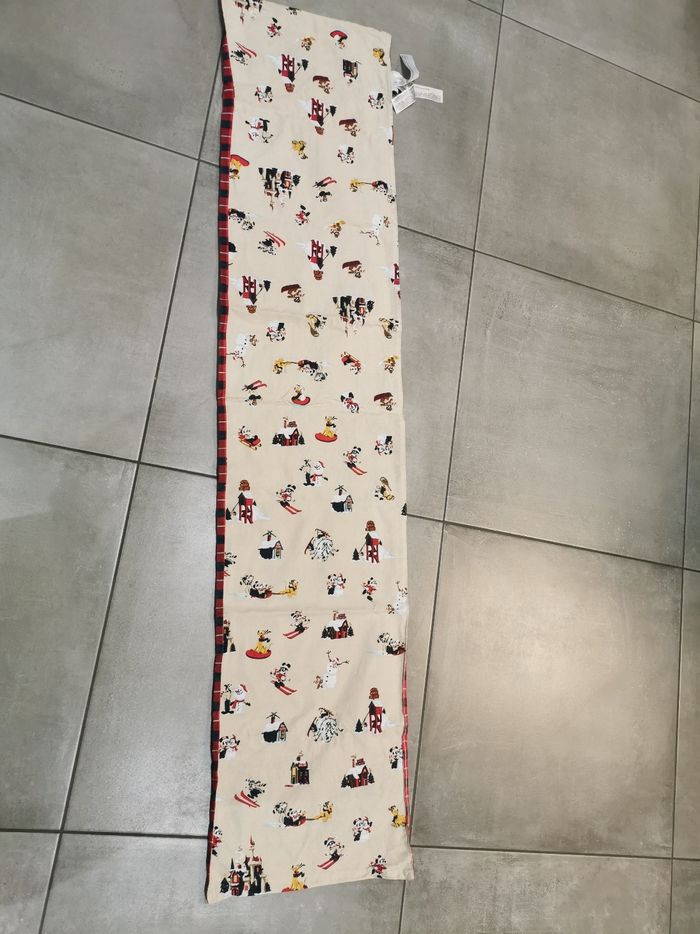 Chemin de table Noël disney - photo numéro 3