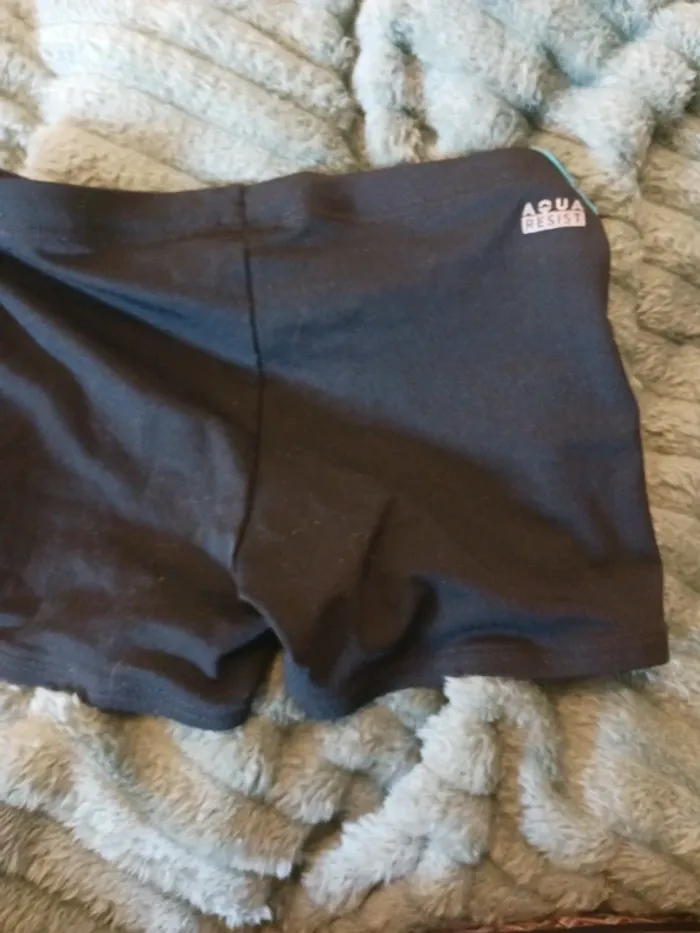 Short de bain 14 ans - photo numéro 3
