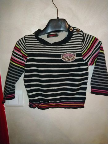 Très joli pull léger à rayures colorées Catimini 18 mois