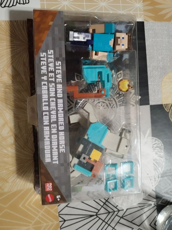 Figurine Steve et son cheval diamant