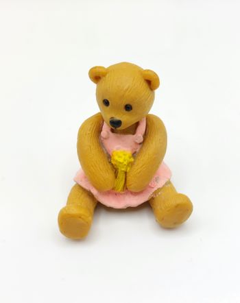 Ancienne figurine ours oursonne fille Kellogg’s 1995 - 3,5 cm collection Vintage