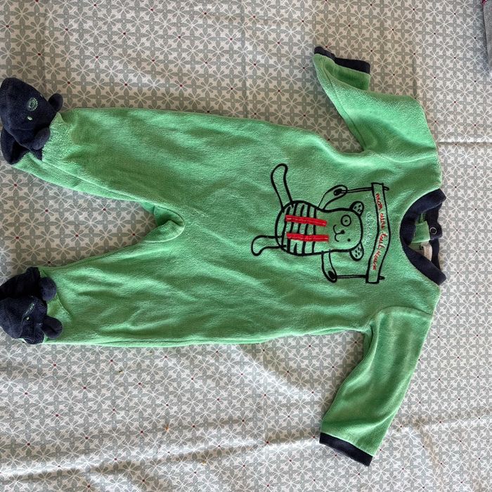 Lot de 5 pyjamas absaoba taille trois mois - photo numéro 3
