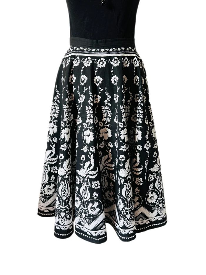 🖤🌿Jupe volante vintage fleurie baroque floral black white mid-length skirt🌿🖤 - photo numéro 11