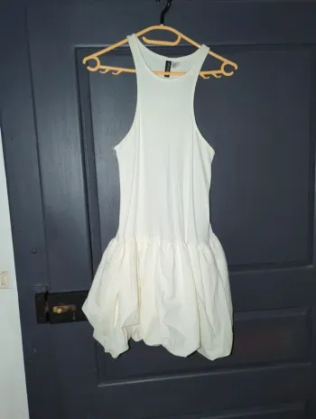 Robe débardeur forme ballon