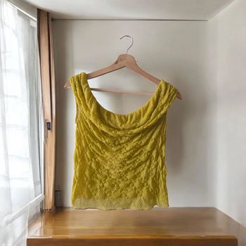 t-shirt Bershka moutarde et transparence taille L