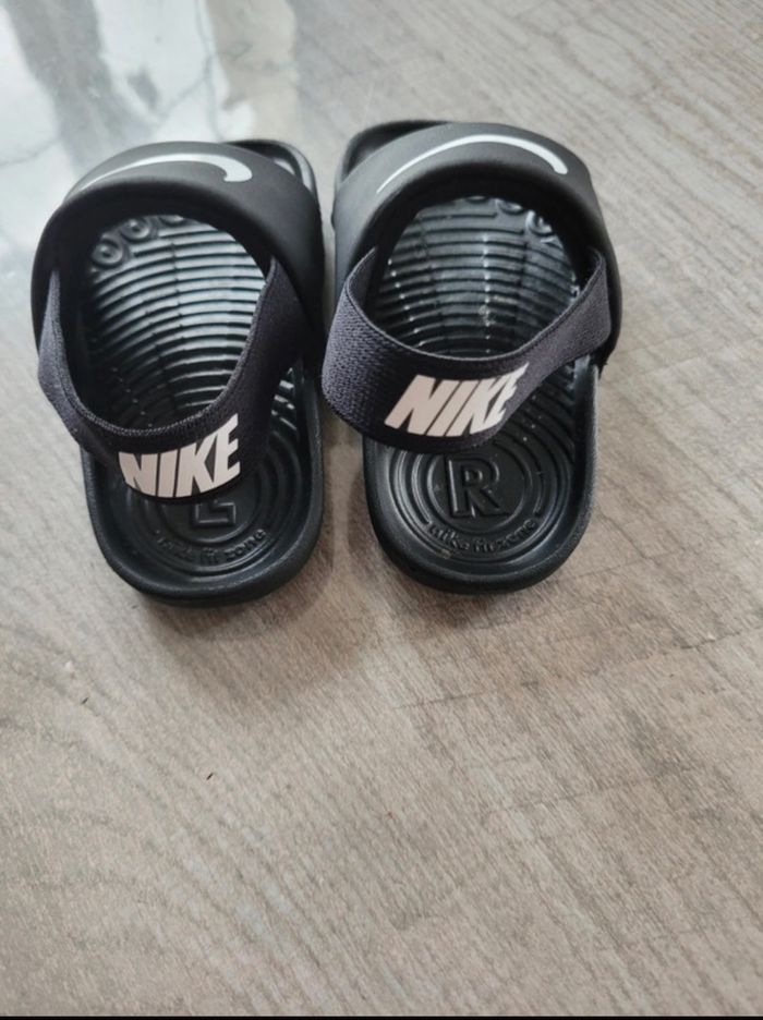 Claquettes Nike - photo numéro 3