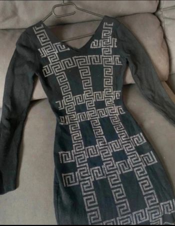 Robe noir a manche longue - Porté 1 fois - Très bon état 