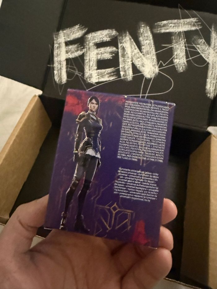 Arcane Gloss Bomb Universal Lip Luminizer – League of Legends x Fenty Beauty - photo numéro 3