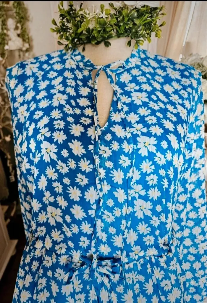 Robe bleue fleurie Esmara Taille 38 Neuve - photo numéro 4