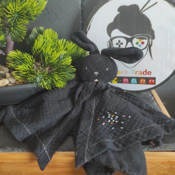 Doudou Kaloo Lapin Noir Lange Confettis Orange Bleu Juratoy #geektradedoudou